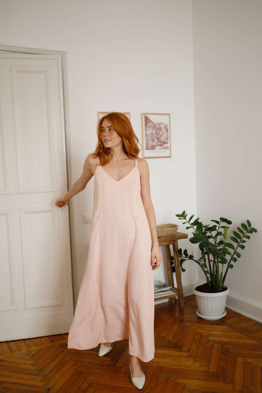 Платье-комбинация с разрезом для беременных и кормящих - нежно-розовый - 1