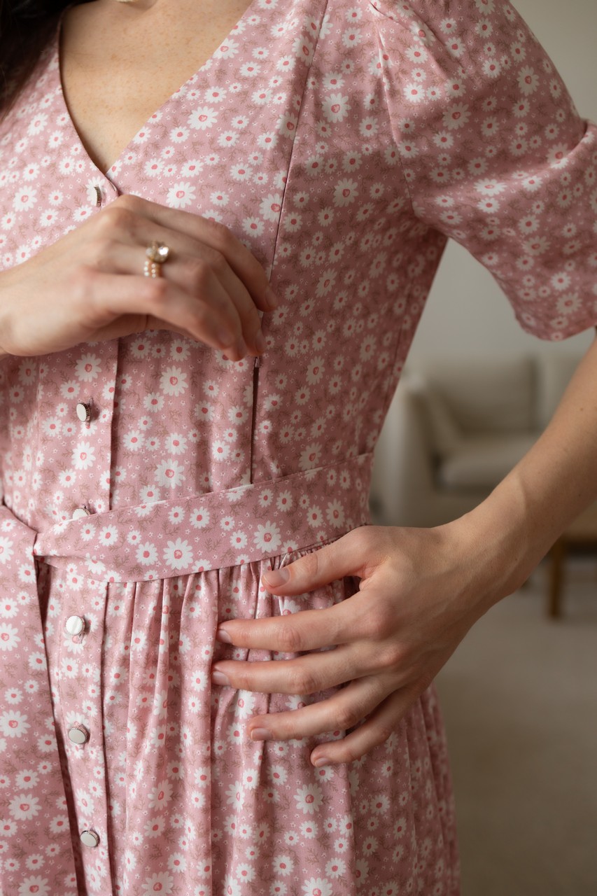 Платье Шарлотта миди из штапеля для беременных и кормящих мам - розовый с цветами - 2