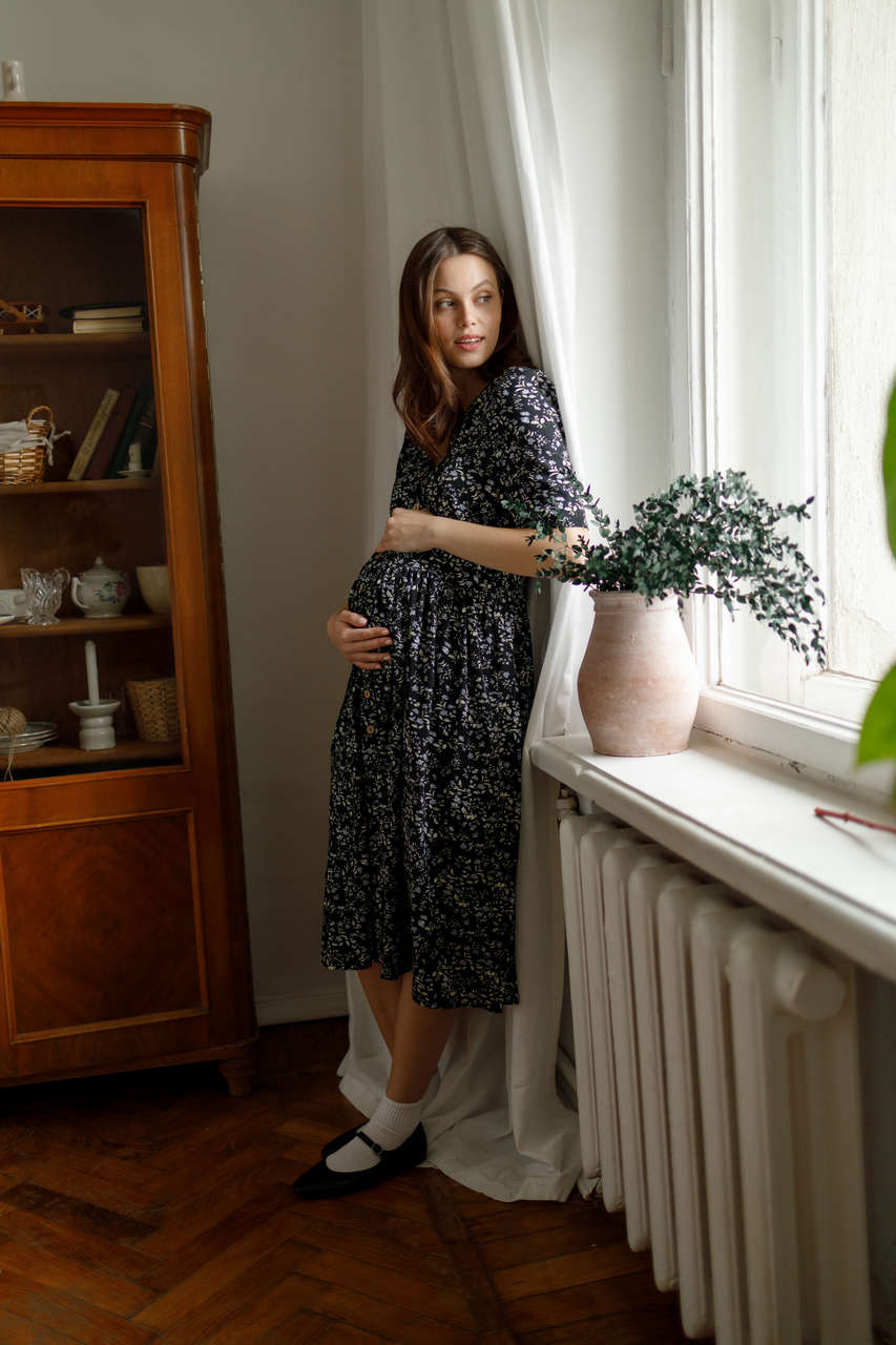 Платье Шарлотта Lite для беременных и кормящих мам - черный с цветами - 5