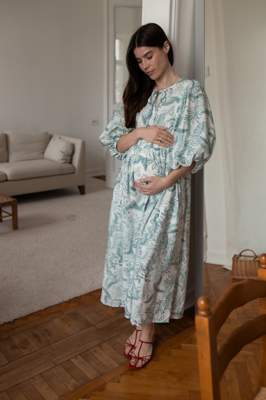 Платье Мари для беременных и кормящих мам - белый с монстерой - 8