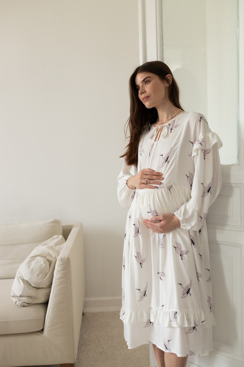 Платье Ася для беременных и кормящих мам - белый с журавлями - 9