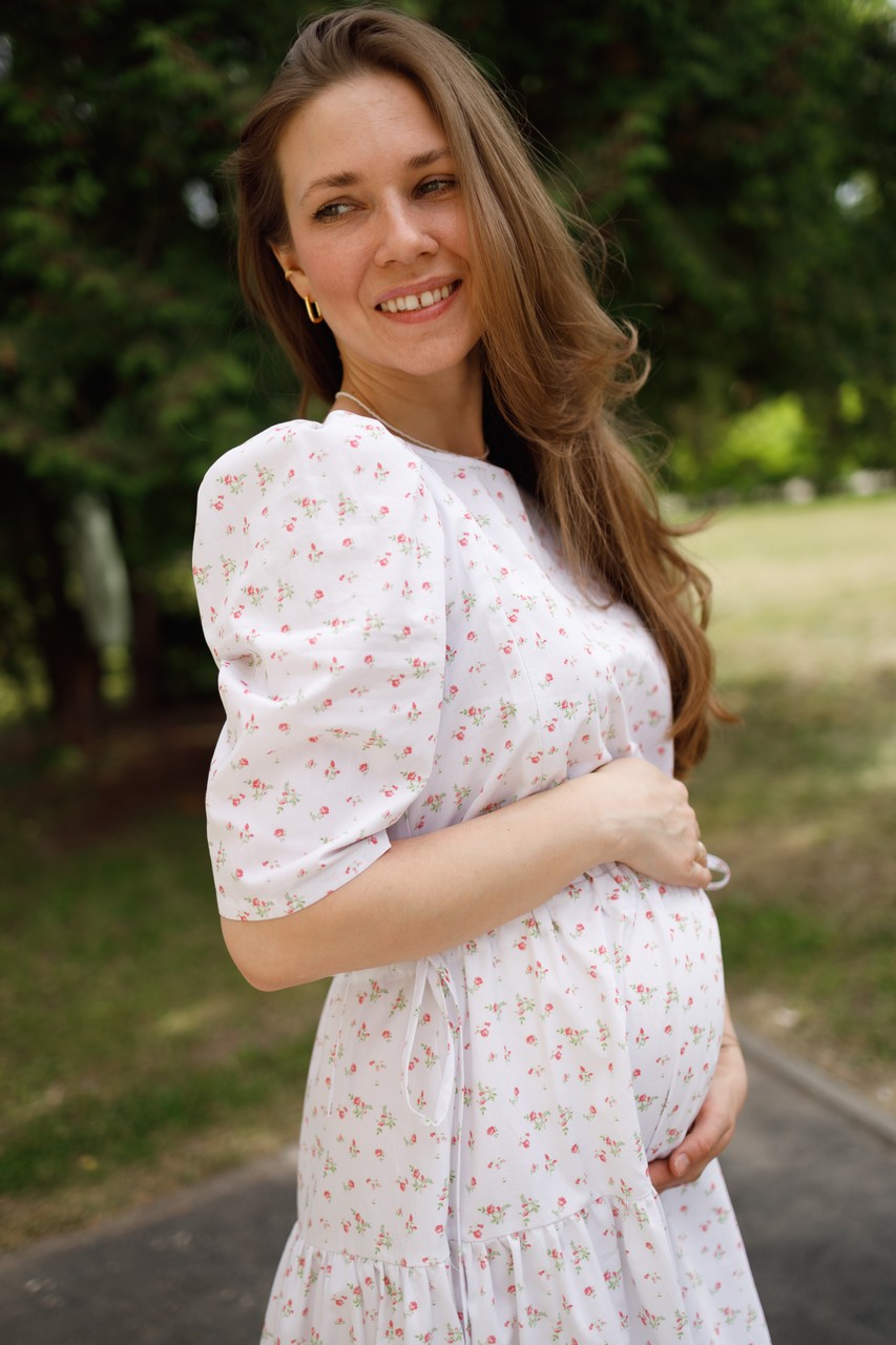Платье Poetry для беременных и кормящих мам - белый с цветами - 3