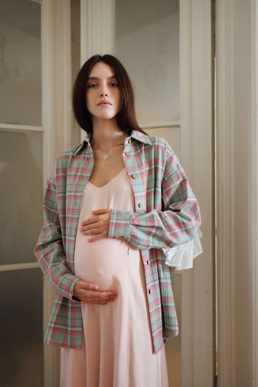 Платье-комбинация с разрезом для беременных и кормящих - нежно-розовый - 6