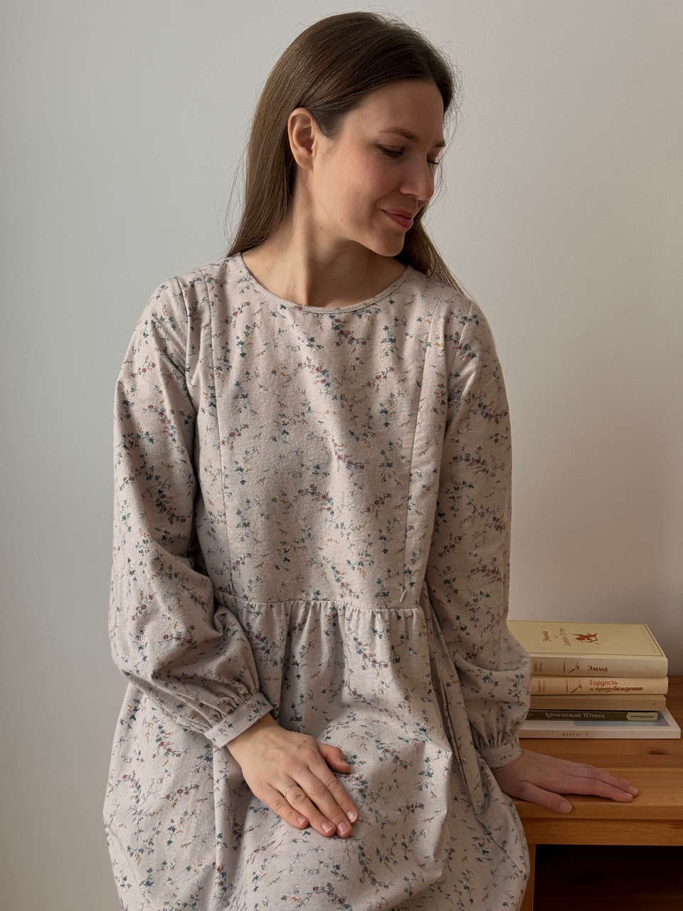 Платье Дафна для беременных и кормящих мам - жемчужный с цветами - 2