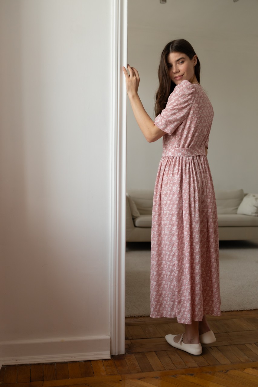 Платье Шарлотта миди из штапеля для беременных и кормящих мам - розовый с цветами - 4