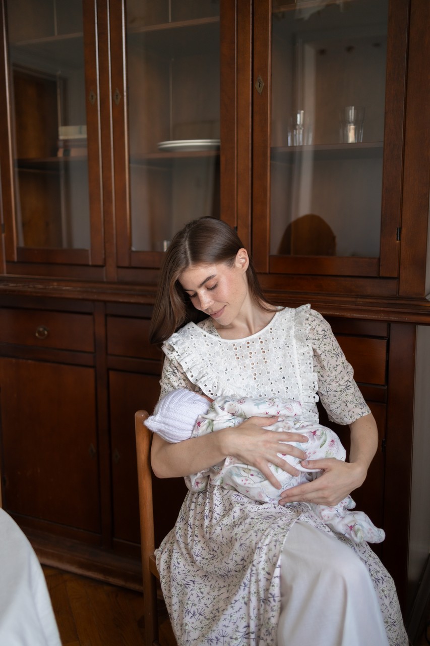 Платье Шарлотта миди из штапеля для беременных и кормящих мам - нежно-розовый с цветами - 13