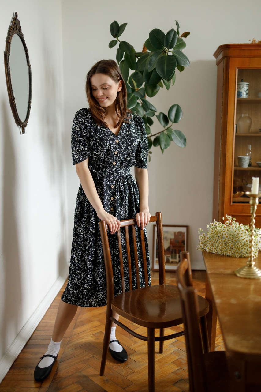 Платье Шарлотта Lite для беременных и кормящих мам - черный с цветами - 9