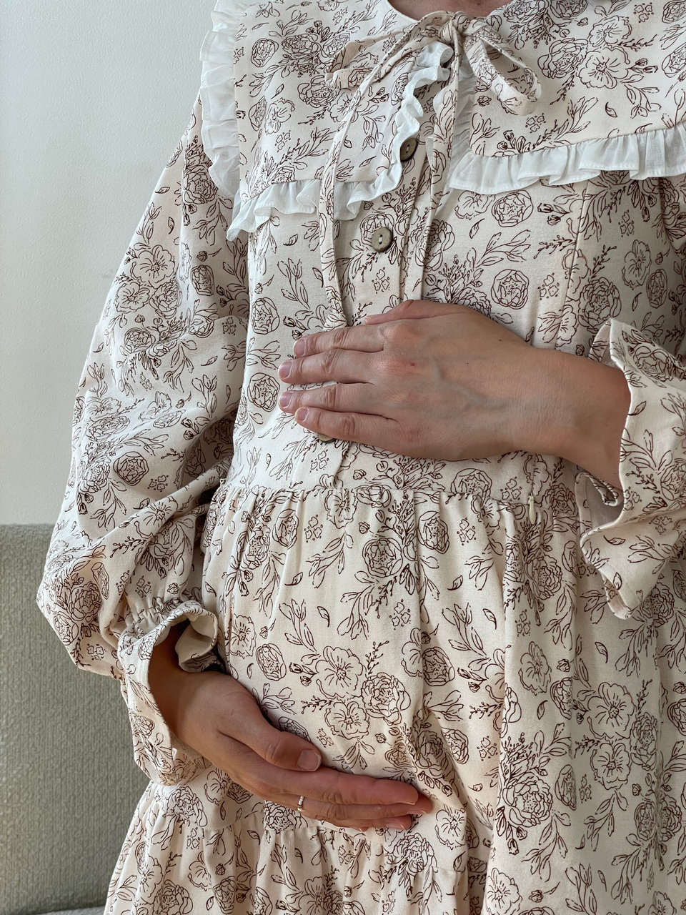 Платье Follow Me для беременных и кормящих мам - кремовый с пионами - 7