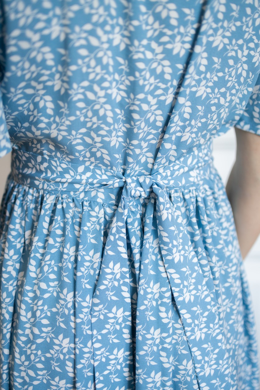 Платье Шарлотта миди из штапеля - голубой с веточками - 5